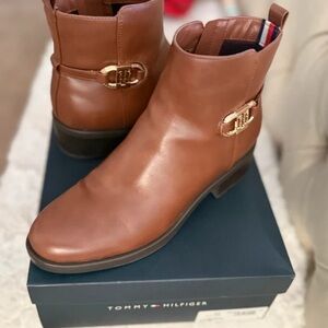 Tommy Hilfiger Cognac Leather Ankle Booties with Gold Accent